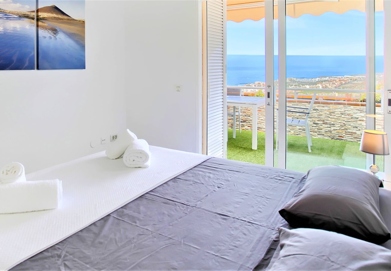 Apartamento en Costa Adeje - The Penthouse, Fabulous Sunset, Heated Pool, Fiber