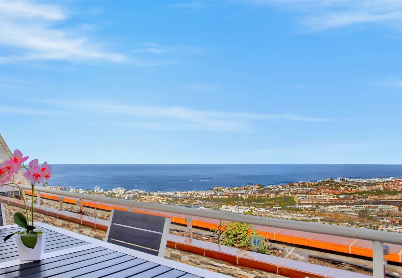Apartamento en Costa Adeje - The Penthouse, Fabulous Sunset, Heated Pool, Fiber