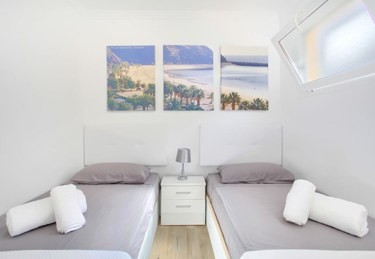Apartamento en Costa Adeje - The Penthouse, Fabulous Sunset, Heated Pool, Fiber