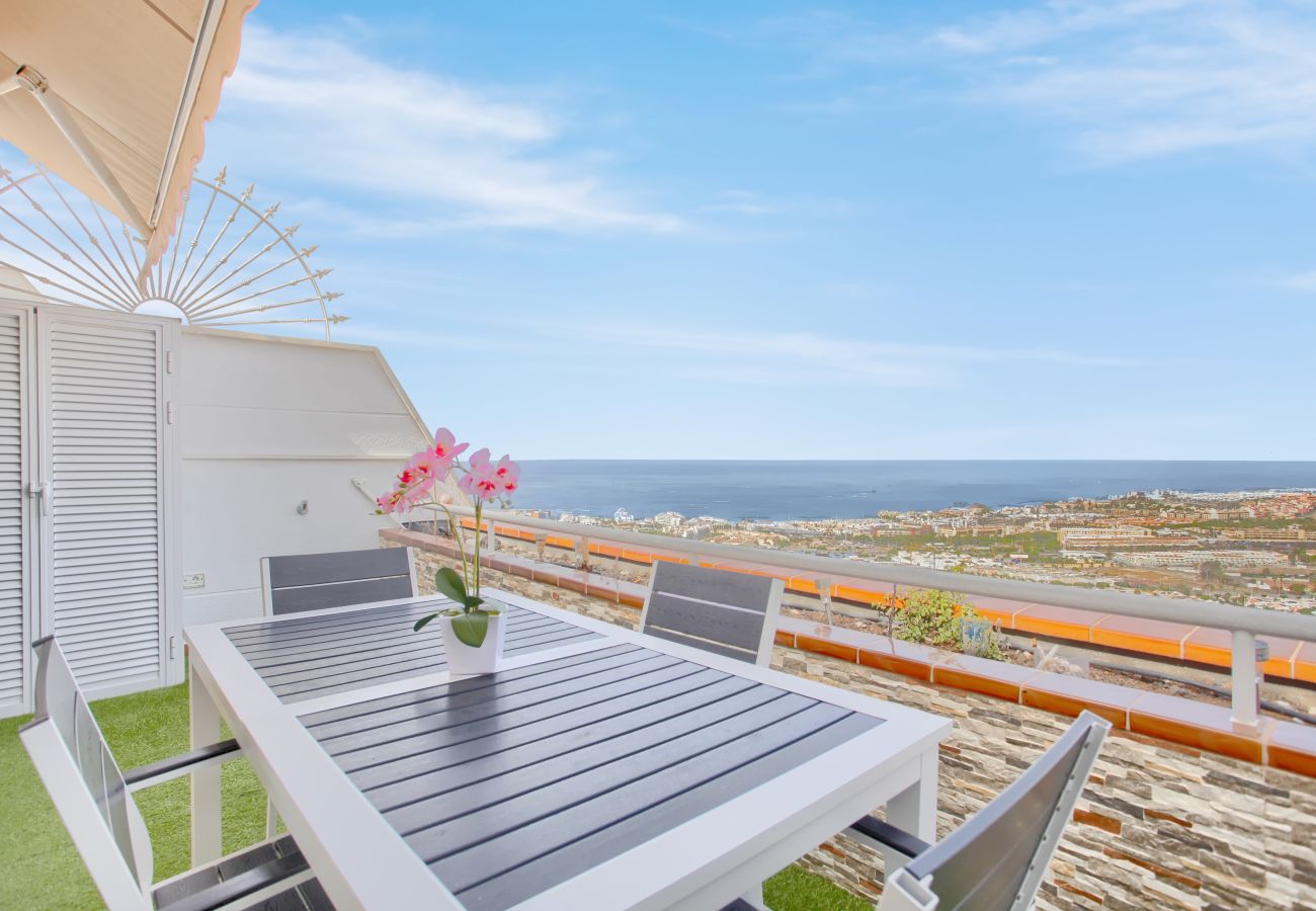 Apartamento en Costa Adeje - The Penthouse, Fabulous Sunset, Heated Pool, Fiber