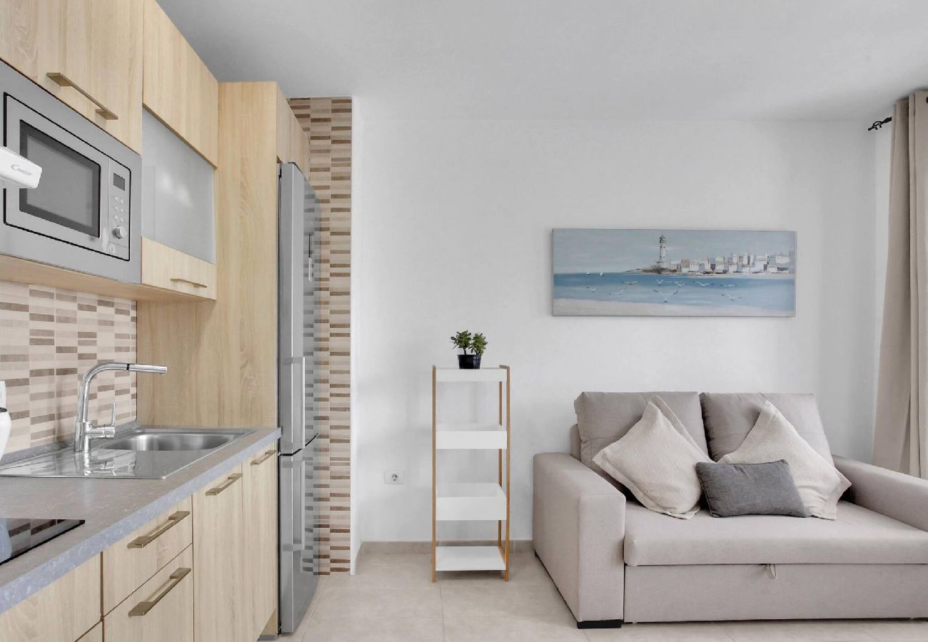Apartamento en Los Cristianos - Ferdy's Home, Pool, Wi Fi, Downtown Los Cristianos 
