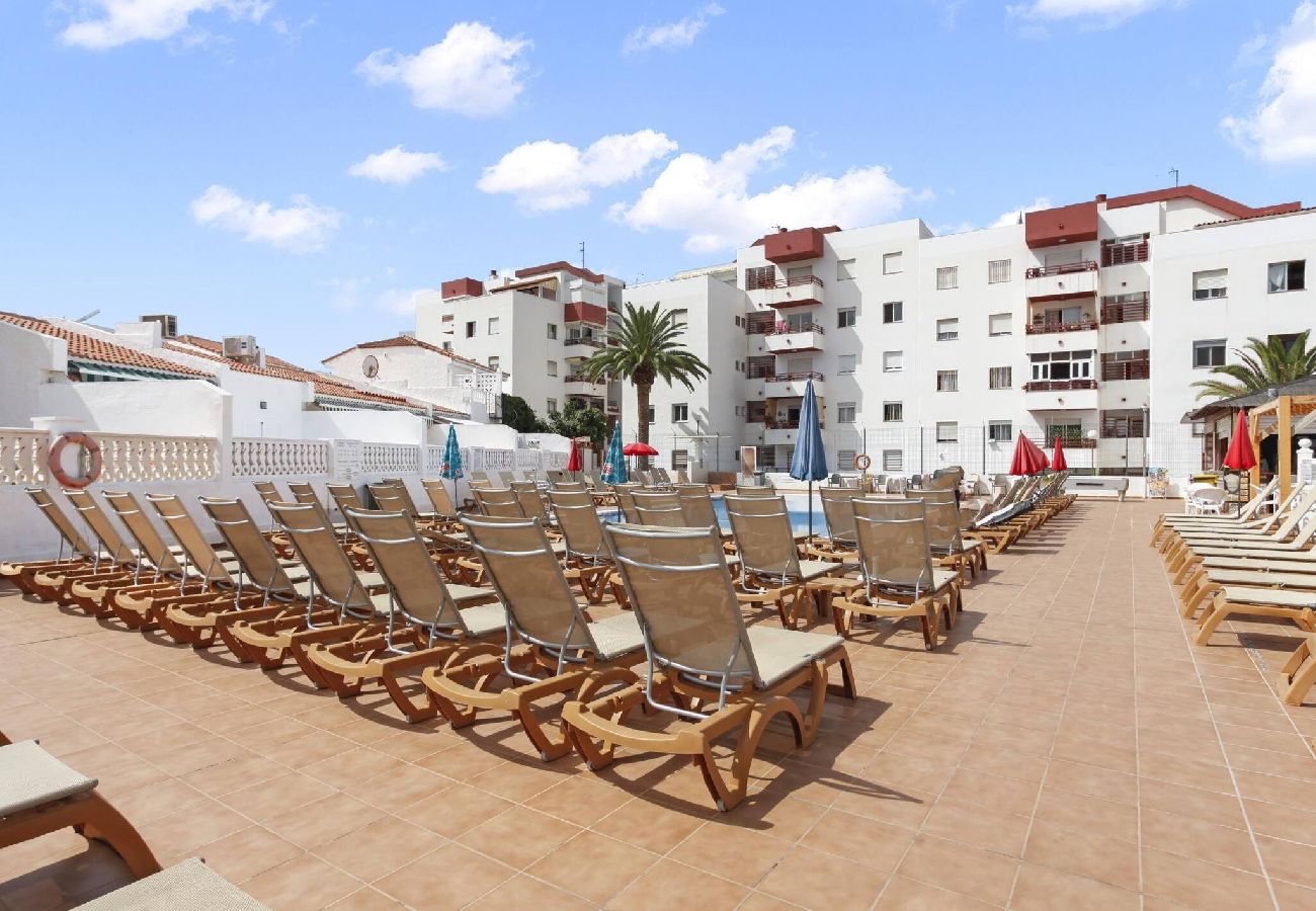 Apartamento en Costa Adeje - Golden Holidays, Heated Pool, A/C, Internet 
