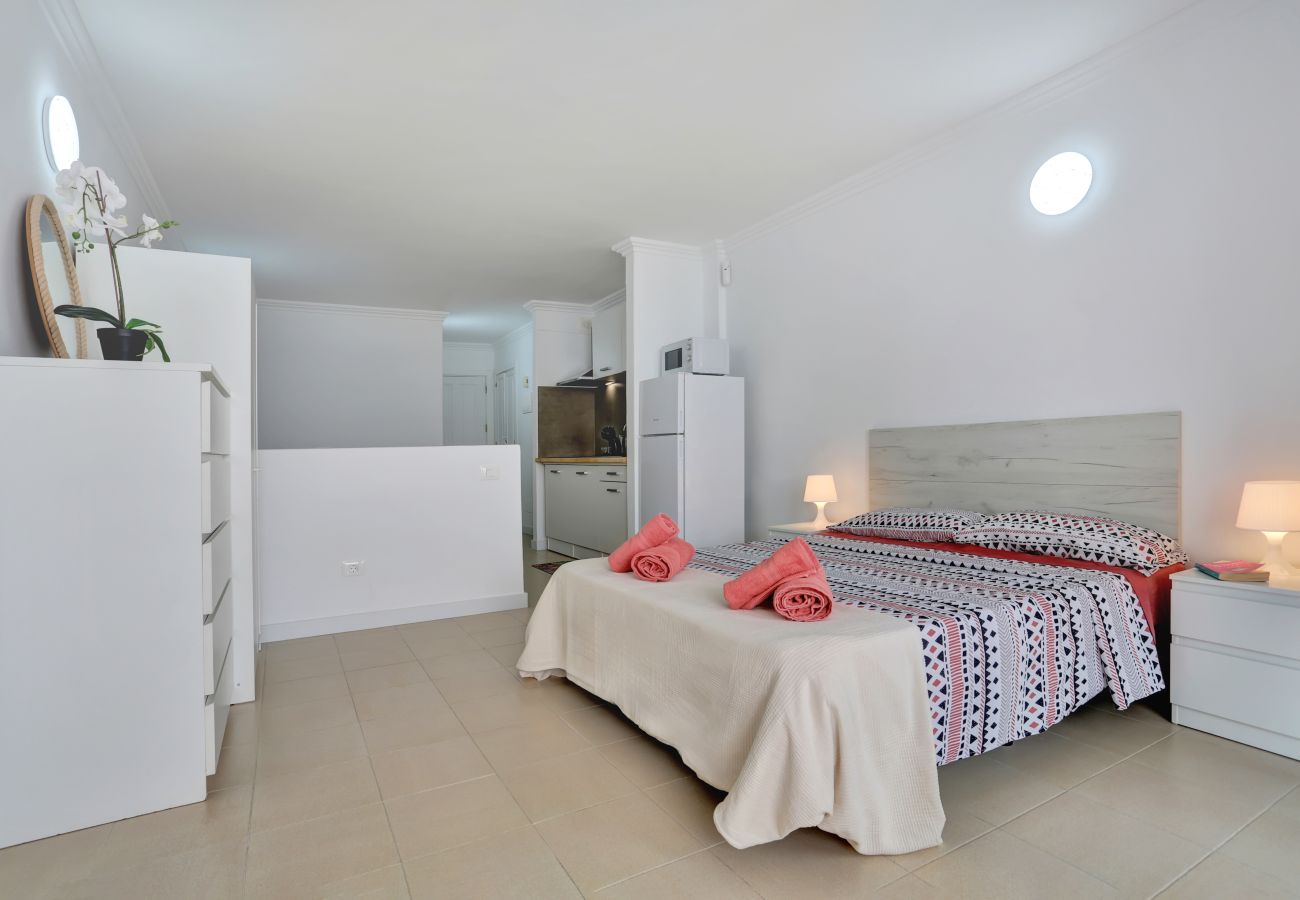 Estudio en San Miguel de Abona - Top Floor Studio. Pools, Fast Internet, Parking