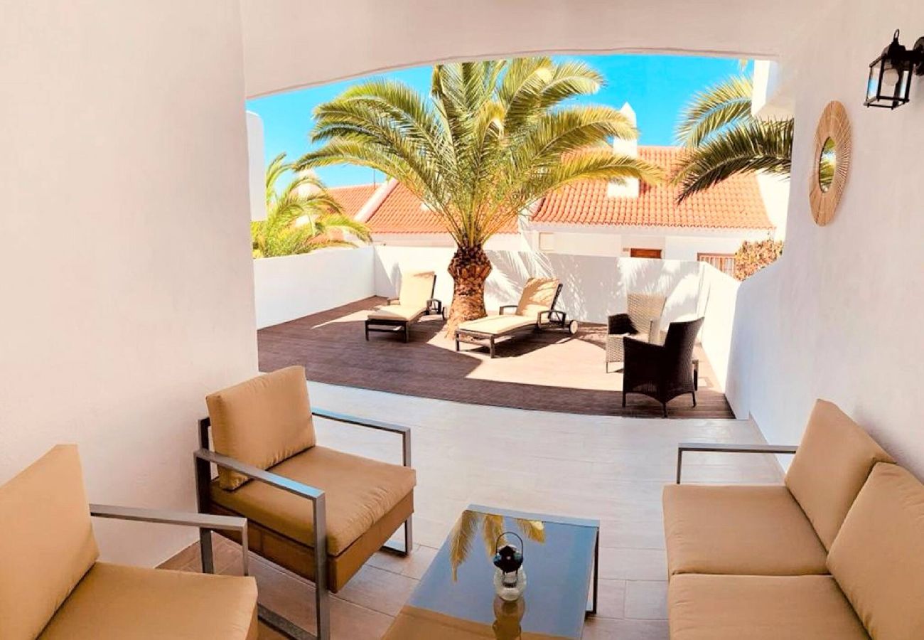 Apartment in San Miguel de Abona - GOLD SAND, Huge Terrace, Fast Wi-Fi, Sat TV 