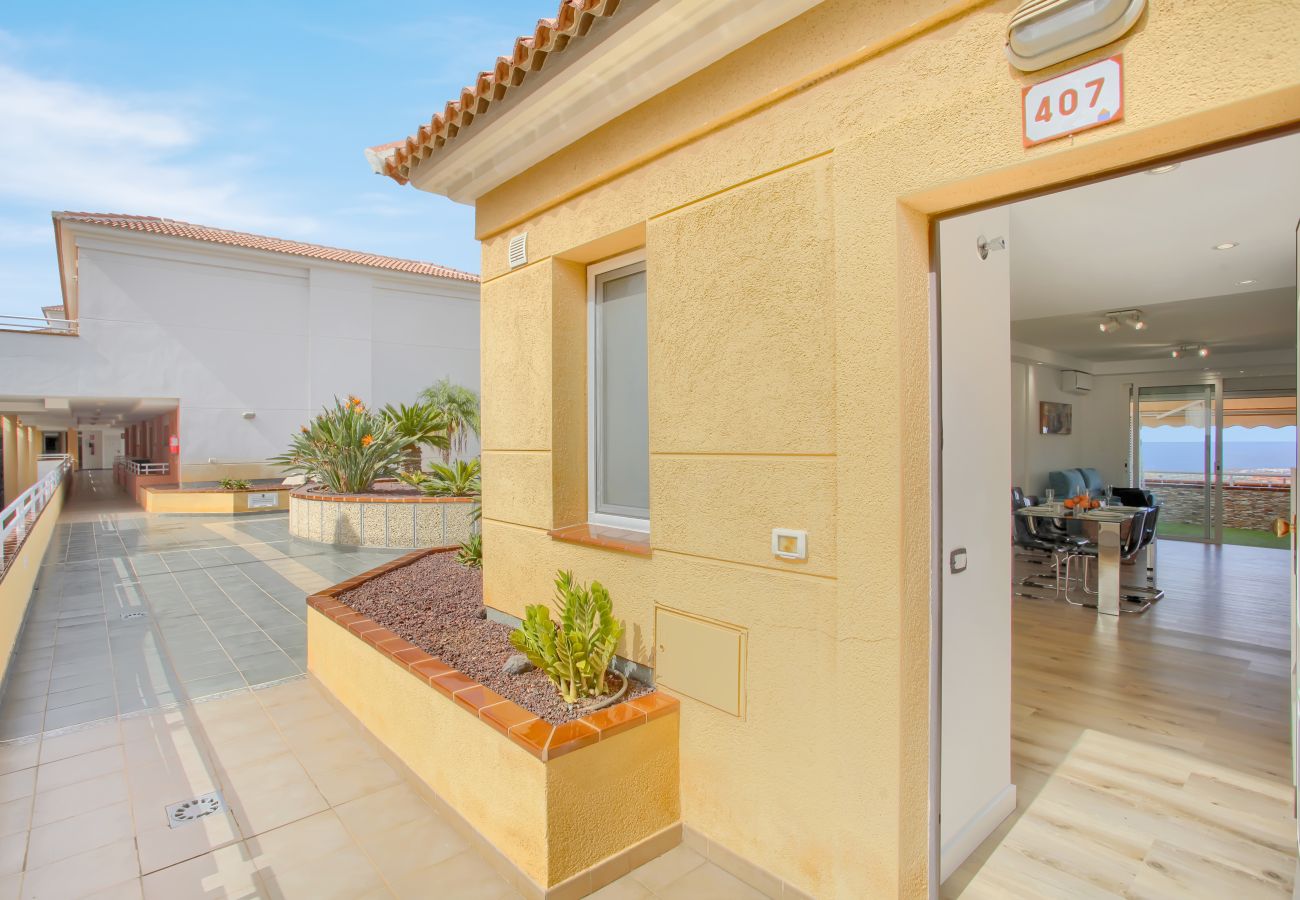 Apartment in Costa Adeje - The Penthouse, Fabulous Sunset, Heated Pool, Fiber