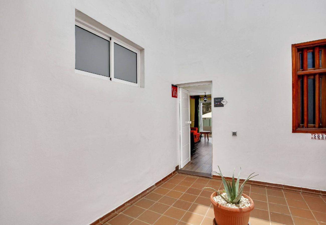 Apartment in Costa Adeje - CASA DEL SOL, Beautiful Terrace, Fast Wi-Fi, Pool 