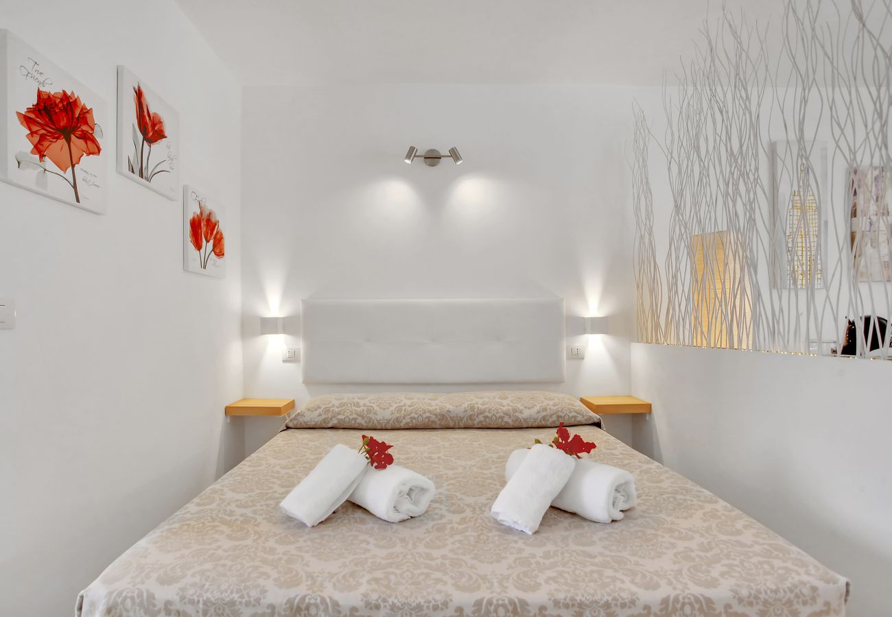 Studio in Playa de Las Americas - Ocean Touch Studio, Pool, Wi-Fi, Near the Beach