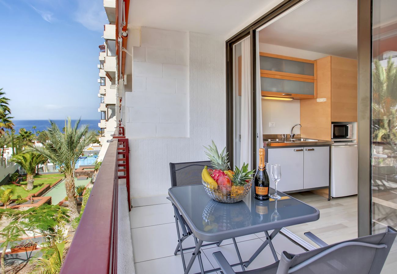 Studio in Playa de Las Americas - Ocean Touch Studio, Pool, Wi-Fi, Near the Beach