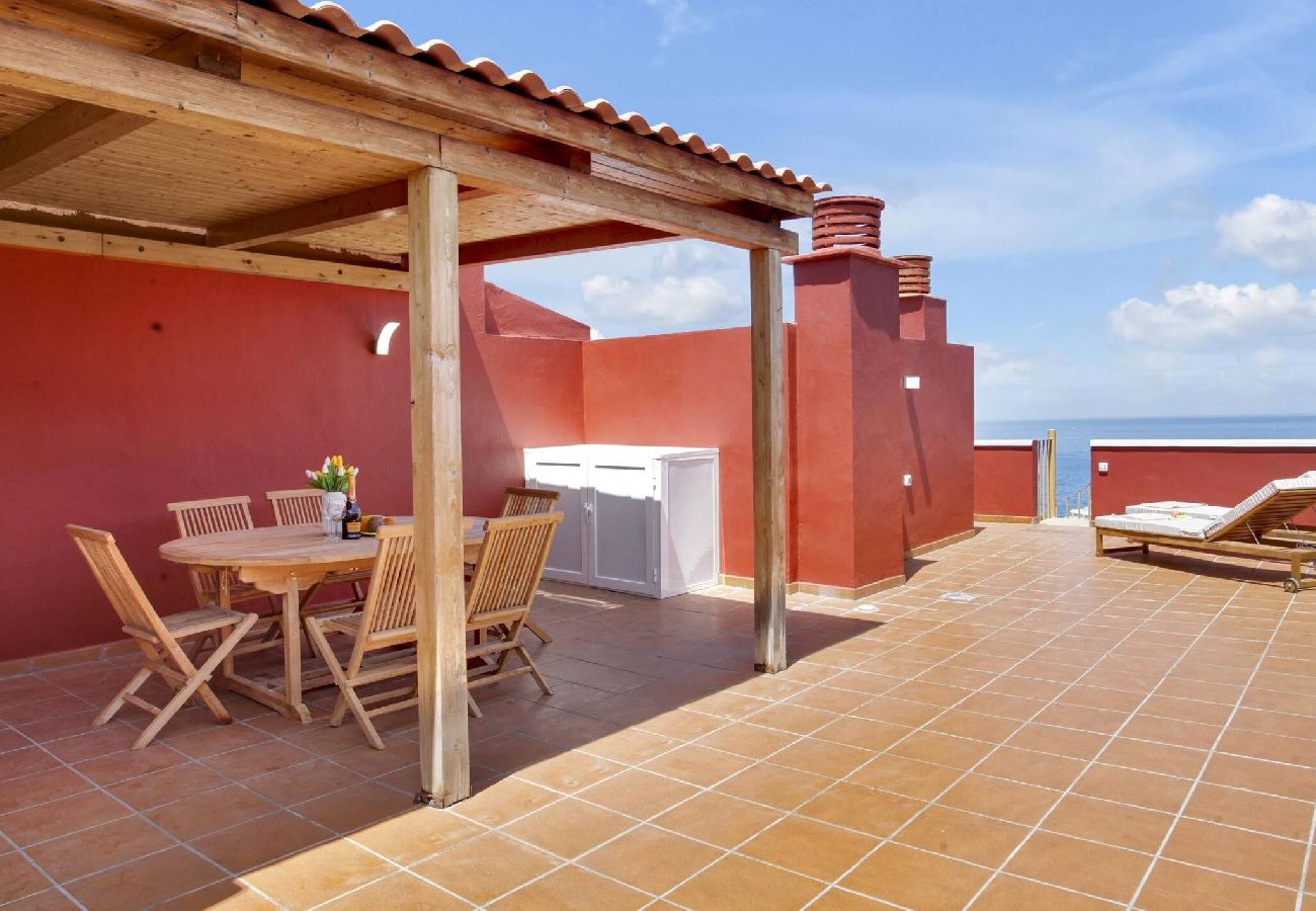 Apartment in Puerto de Santiago - Penthouse The Cliffs, Huge Terrace, Bbq, Air C 