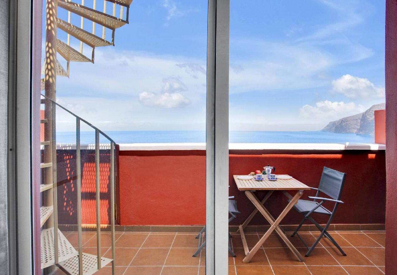 Apartment in Puerto de Santiago - Penthouse The Cliffs, Huge Terrace, Bbq, Air C 