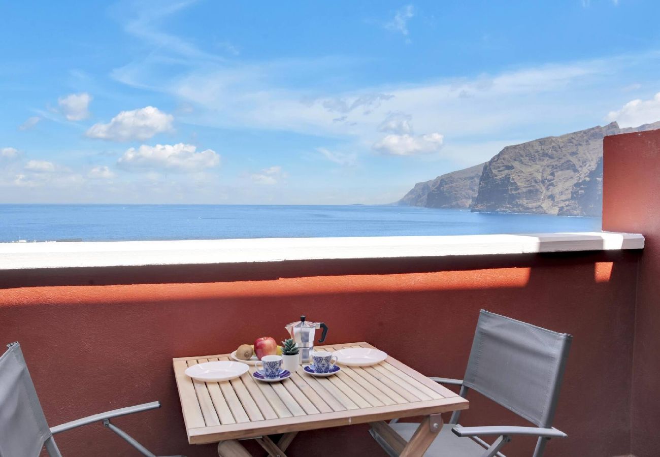 Apartment in Puerto de Santiago - Penthouse The Cliffs, Huge Terrace, Bbq, Air C 