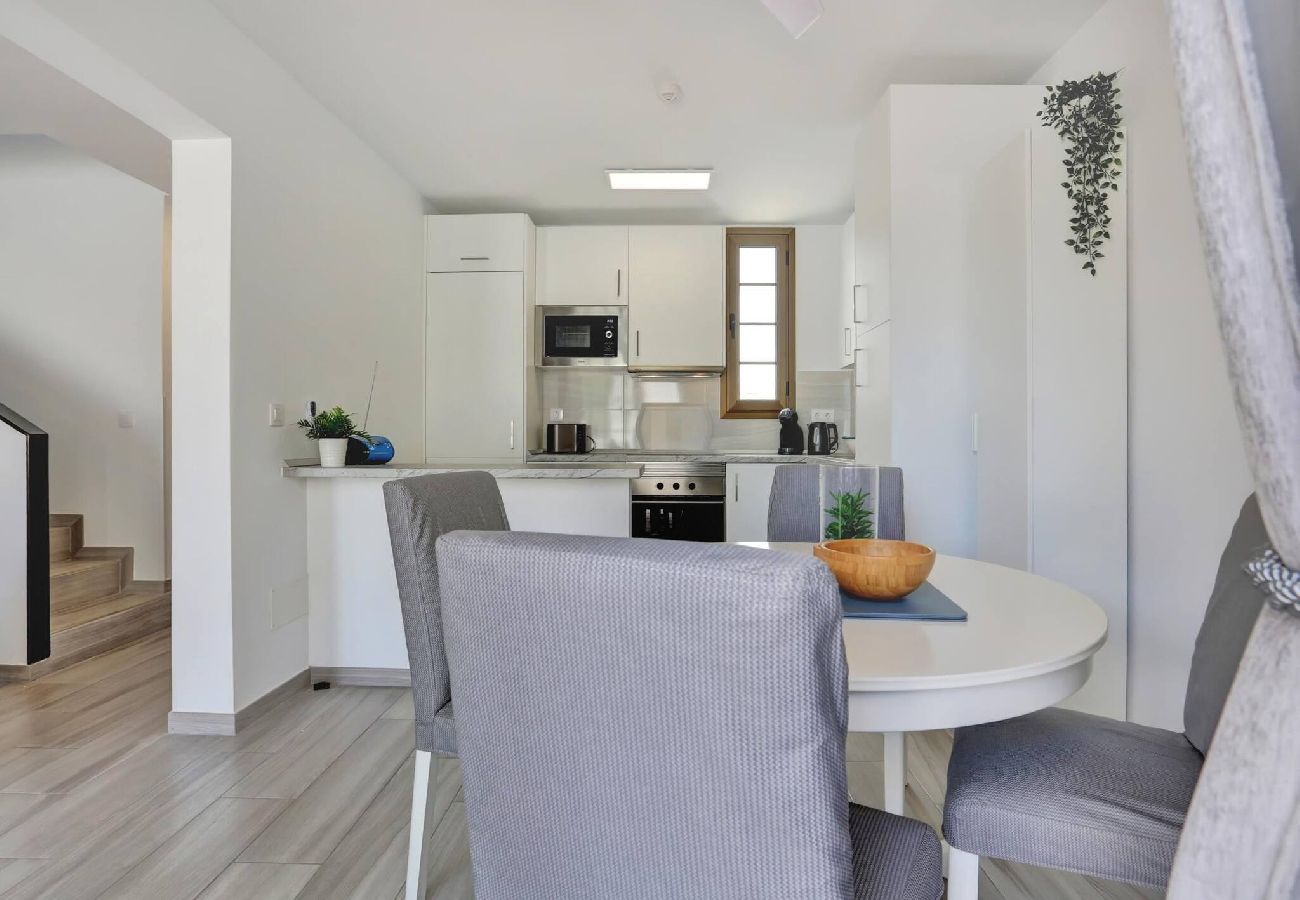 Terraced House in Costa Adeje - Golden Sand, Heated Pool, A/C, Bbq 