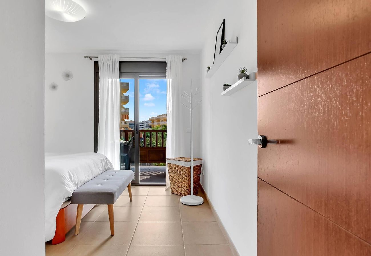 Apartment in Palm - Mar - Sun Mocan, Terrace, Garage, Pool, Fiber 