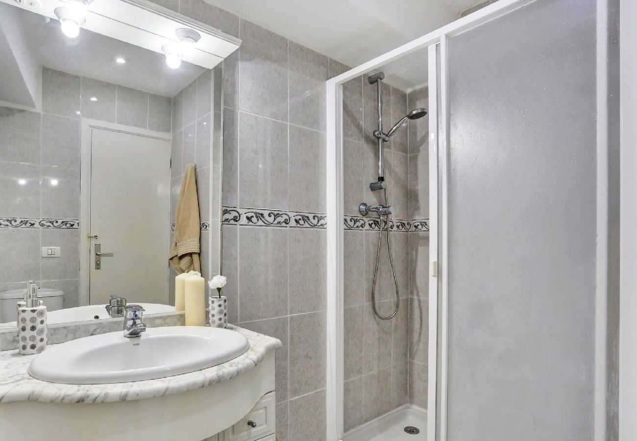 Studio in Los Cristianos - Relaxing Studio Los Cristianos,AirCon, Heated Pool 