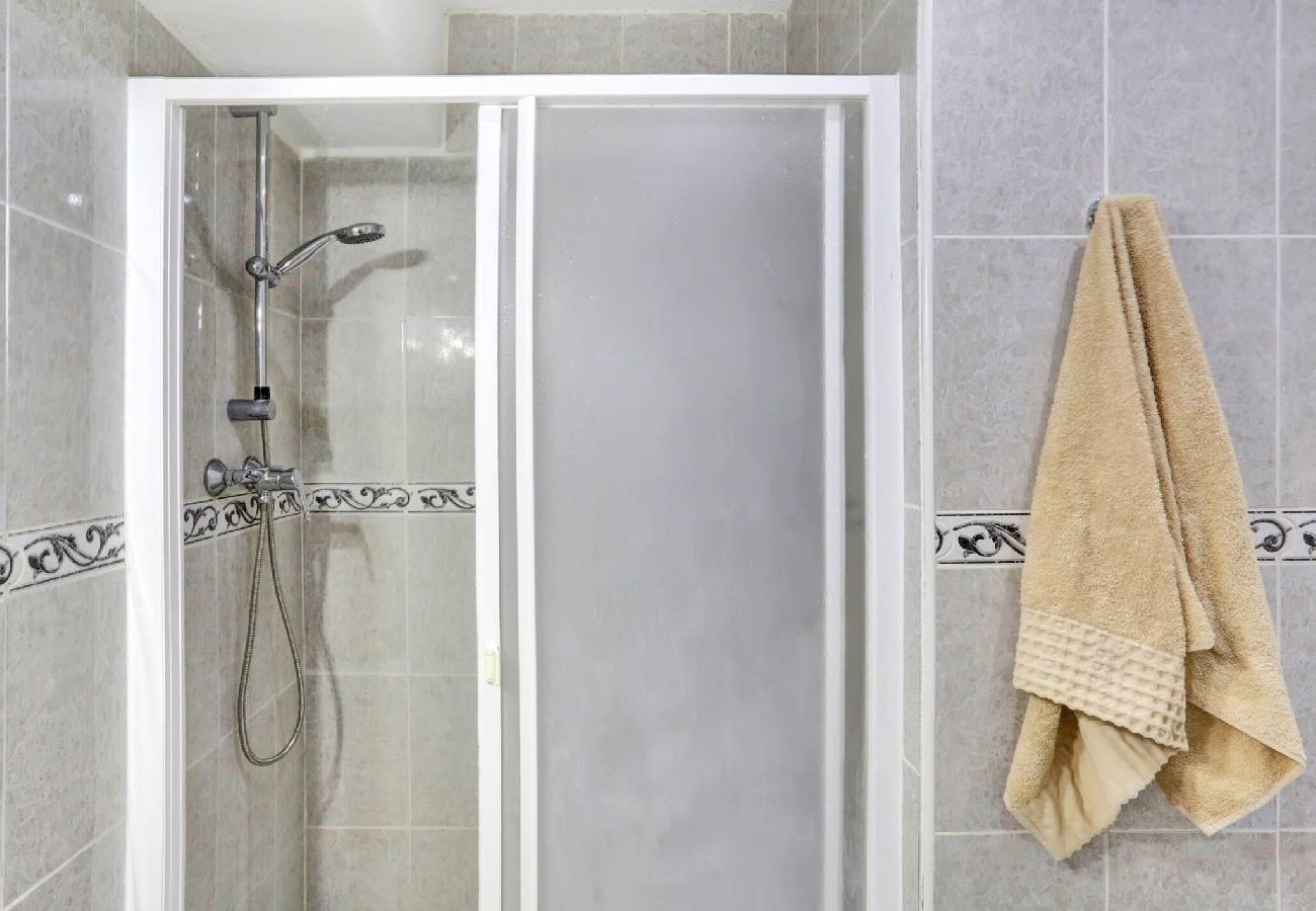 Studio in Los Cristianos - Relaxing Studio Los Cristianos,AirCon, Heated Pool 