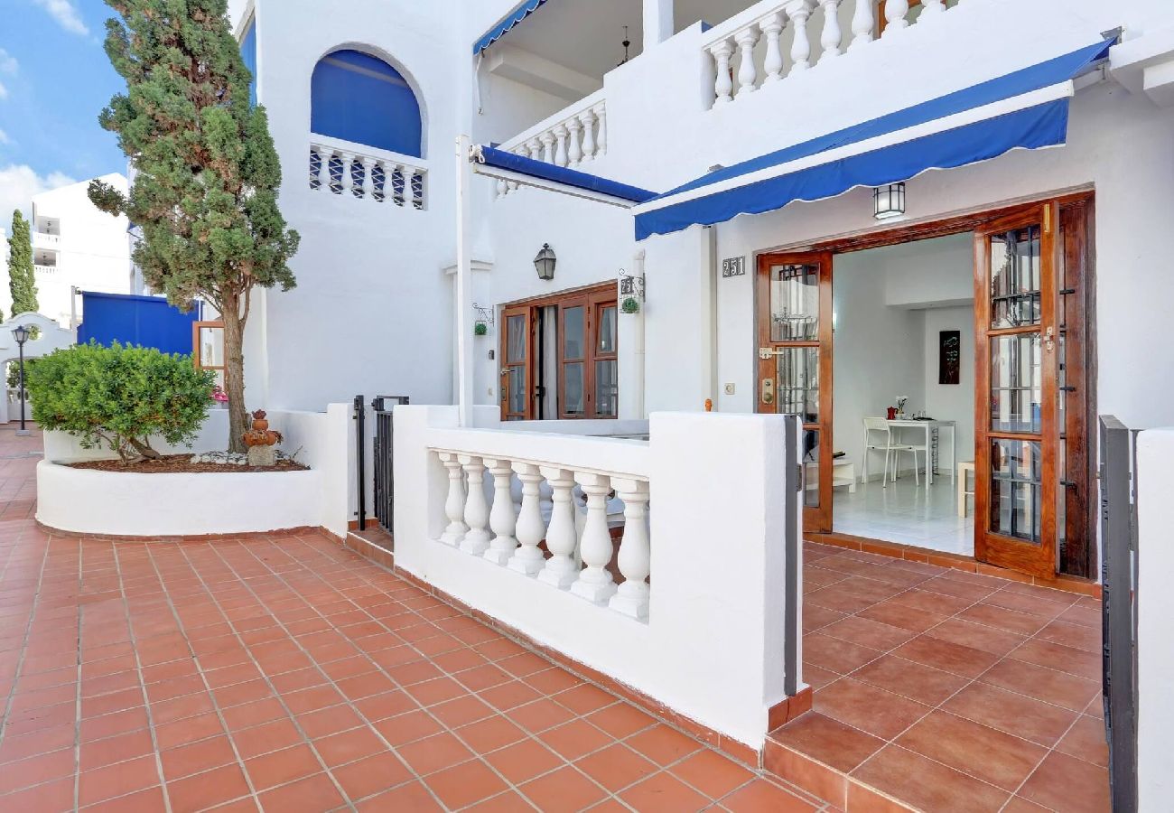 Studio in Los Cristianos - Relaxing Studio Los Cristianos,AirCon, Heated Pool 