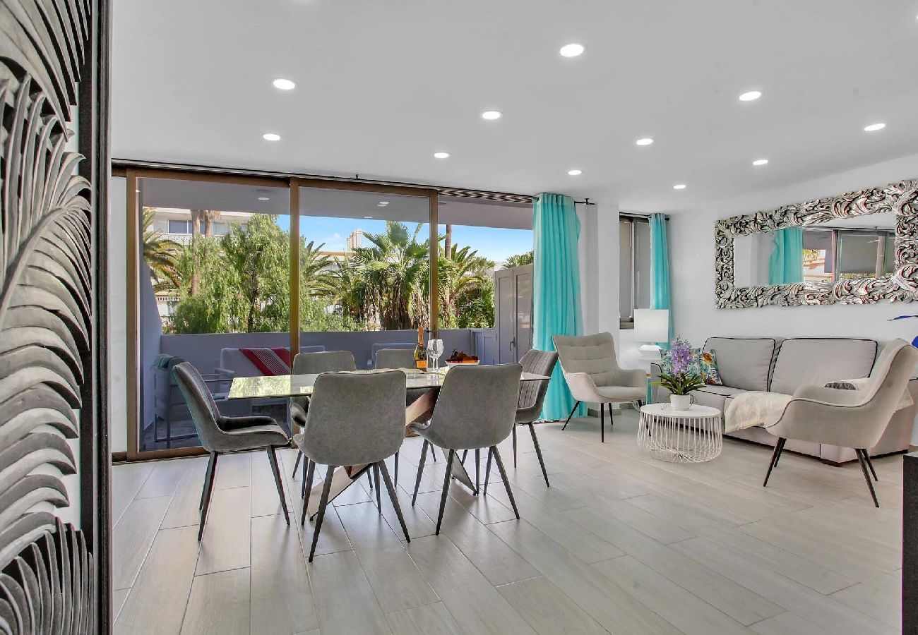 Apartment in Playa de Las Americas - Charming Las Americas, Terrace, Fiber, Pool 