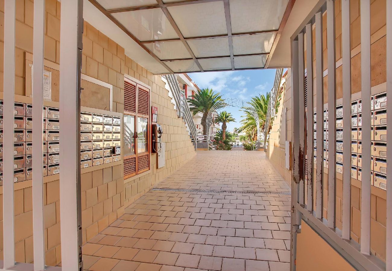 Apartment in Playa de Las Americas - Charming Las Americas, Terrace, Fiber, Pool 