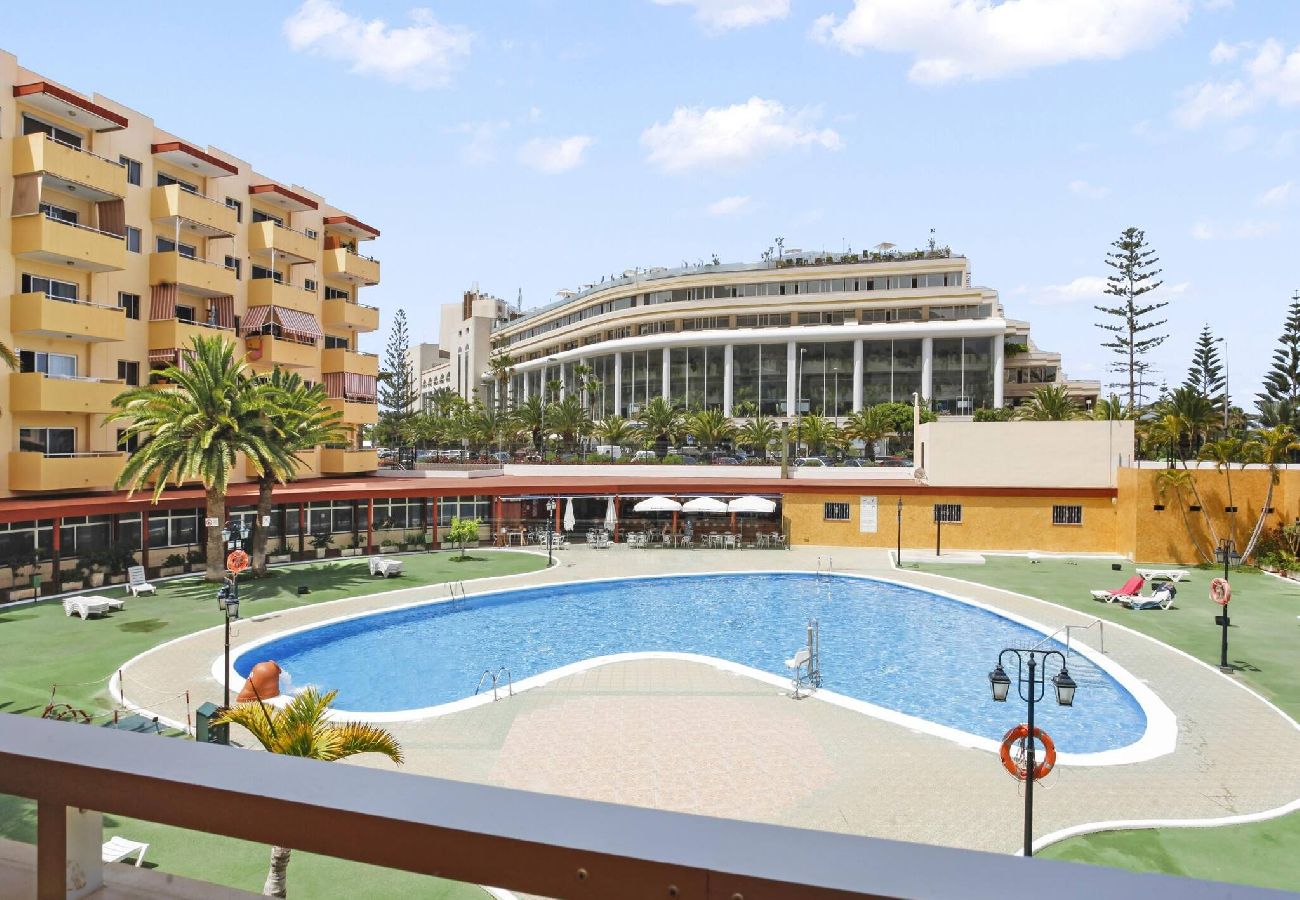 Apartment in Los Cristianos - The Atlantic Holidays, 170 m. From The Sea 
