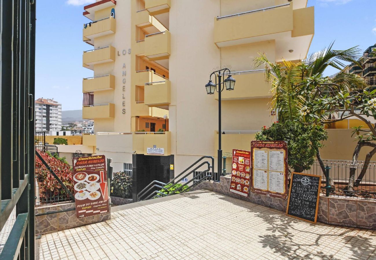 Apartment in Los Cristianos - The Atlantic Holidays, 170 m. From The Sea 