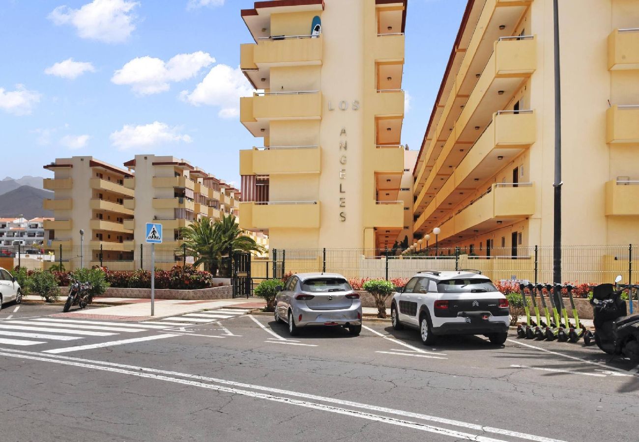 Apartment in Los Cristianos - The Atlantic Holidays, 170 m. From The Sea 