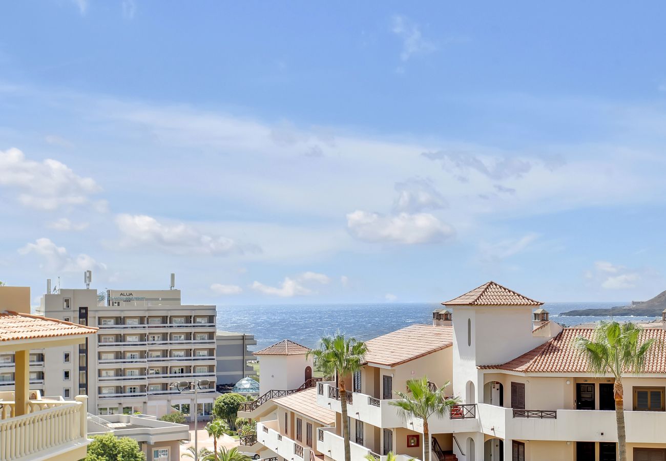 Apartment in San Miguel de Abona - Sun And Green, Heated Pool, 3 Rooms, Air C