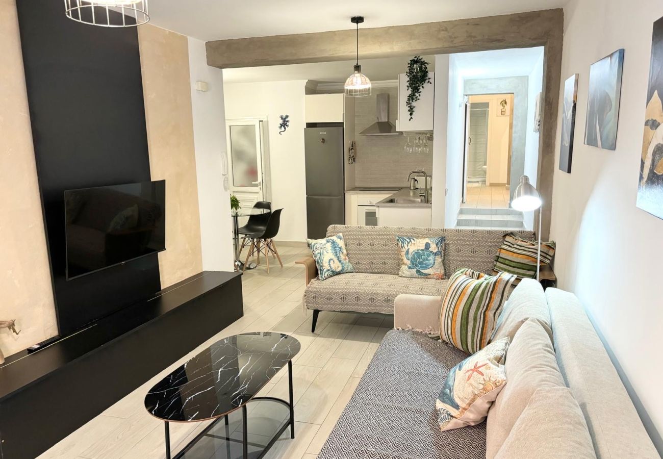 Apartment in Los Cristianos - Los Cristianos Town Center, 2 bedrooms, 170m beach