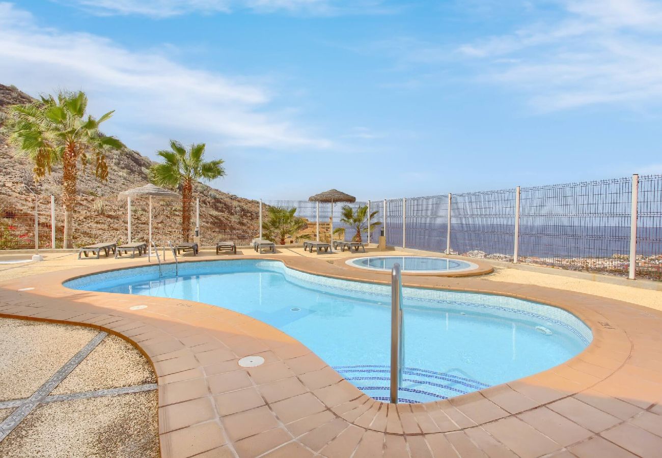 Appartement à Costa Adeje - The Penthouse, Fabulous Sunset, Heated Pool, Fiber