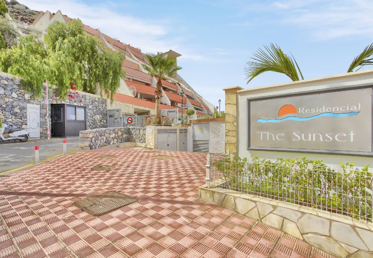 Appartement à Costa Adeje - The Penthouse, Fabulous Sunset, Heated Pool, Fiber