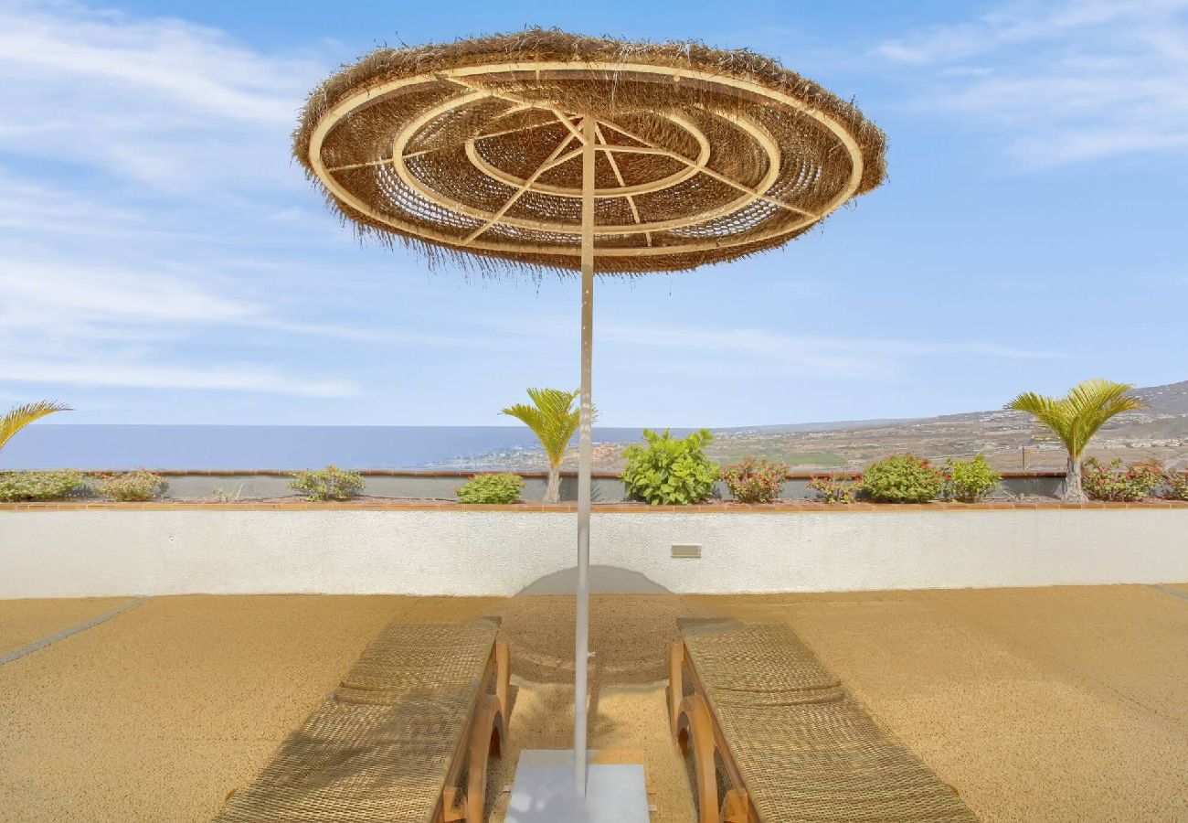 Appartement à Costa Adeje - The Penthouse, Fabulous Sunset, Heated Pool, Fiber