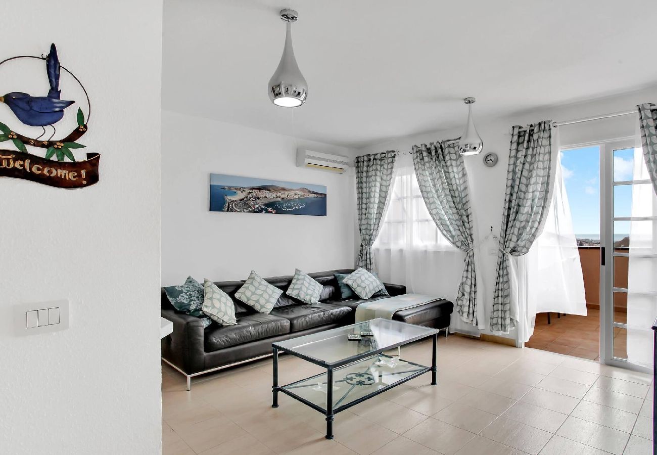 Appartement à Los Cristianos - Stunning View Penthouse, Big Terrace, Heated Pool 