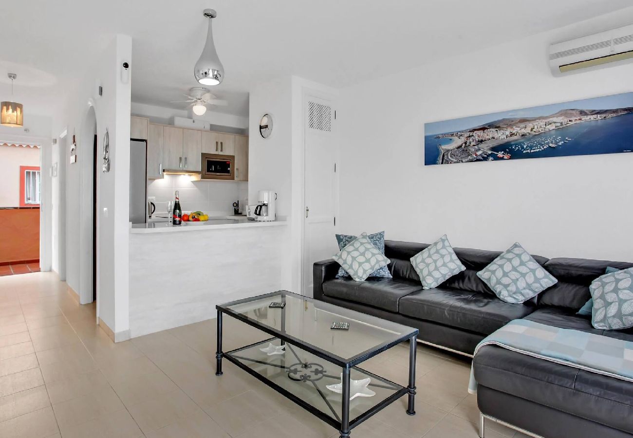 Appartement à Los Cristianos - Stunning View Penthouse, Big Terrace, Heated Pool 