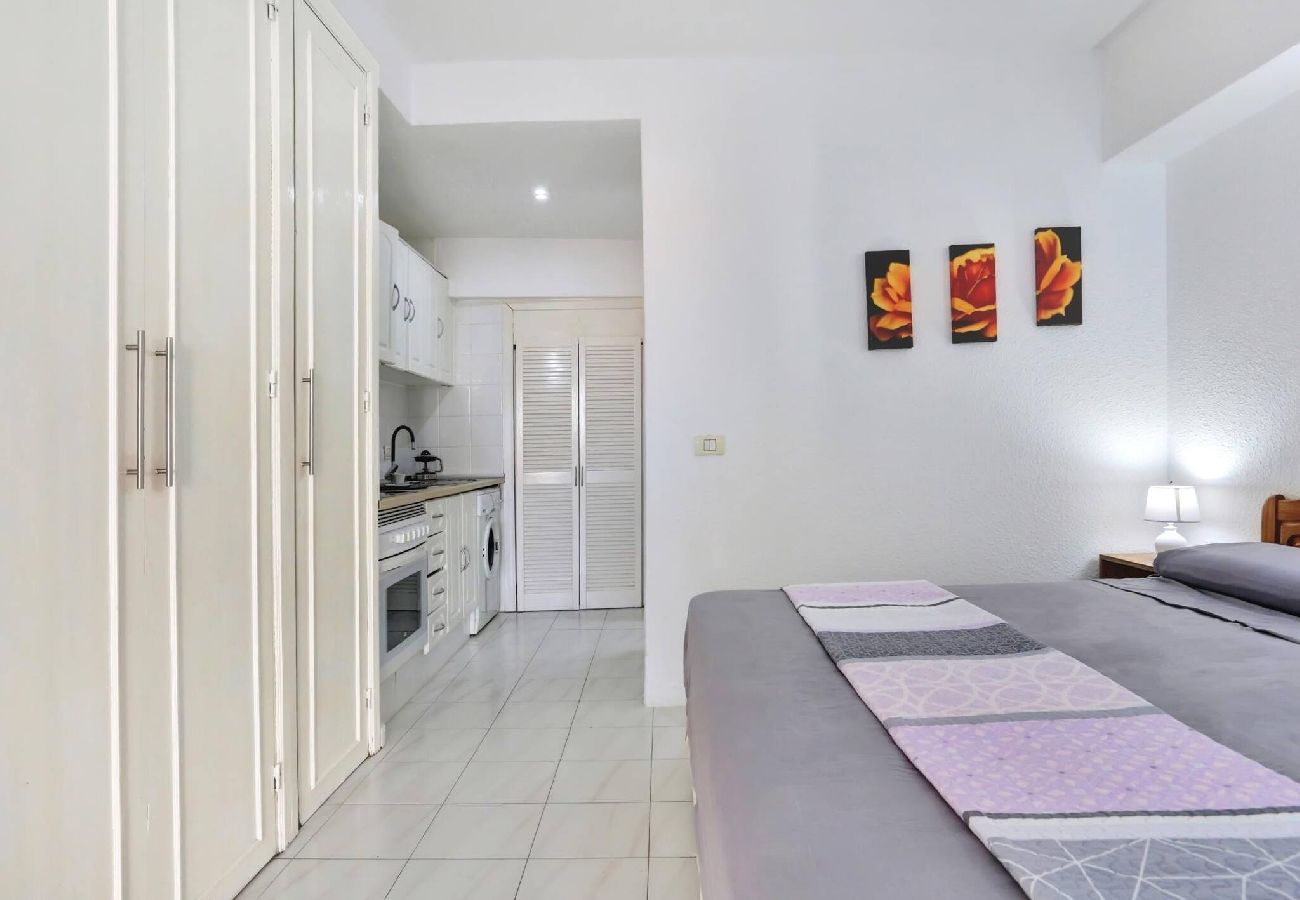 Studio à Los Cristianos - Relaxing Studio Los Cristianos,AirCon, Heated Pool 