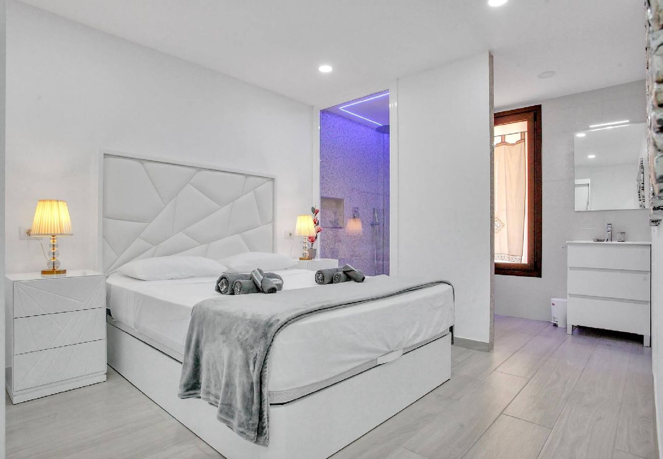 Appartement à Playa de Las Americas - Charming Las Americas, Terrace, Fiber, Pool 