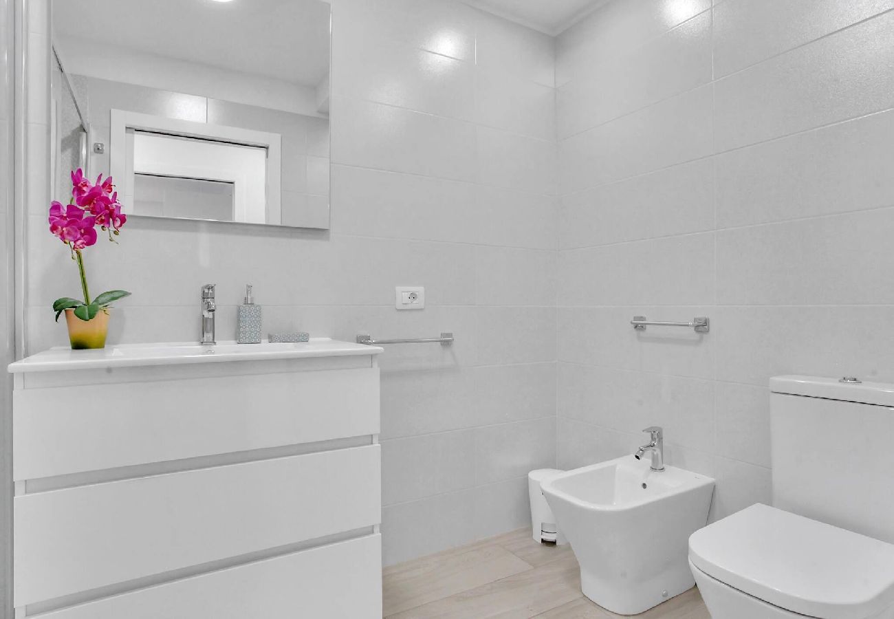 Appartement à Playa de Las Americas - Charming Las Americas, Terrace, Fiber, Pool 