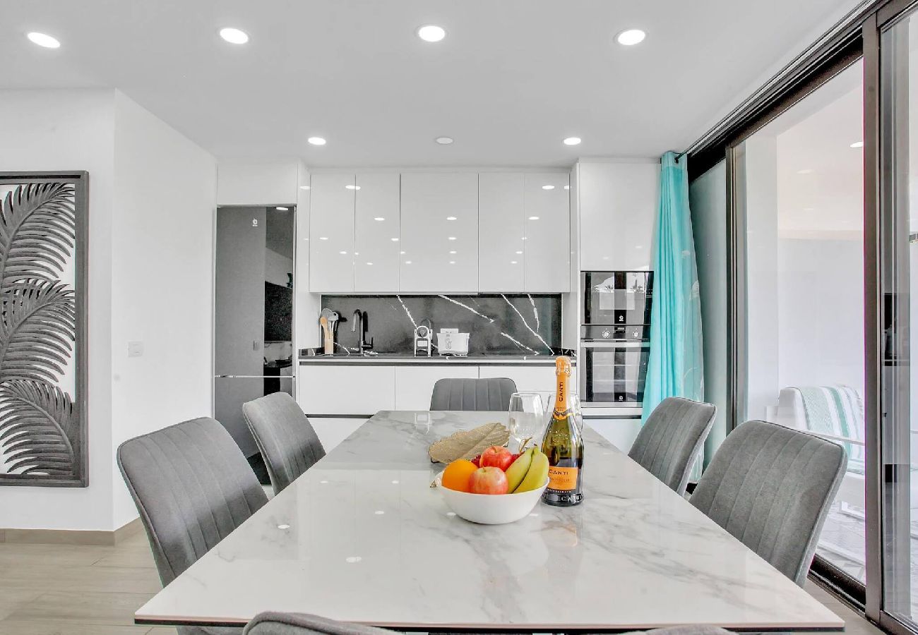 Appartement à Playa de Las Americas - Charming Las Americas, Terrace, Fiber, Pool 