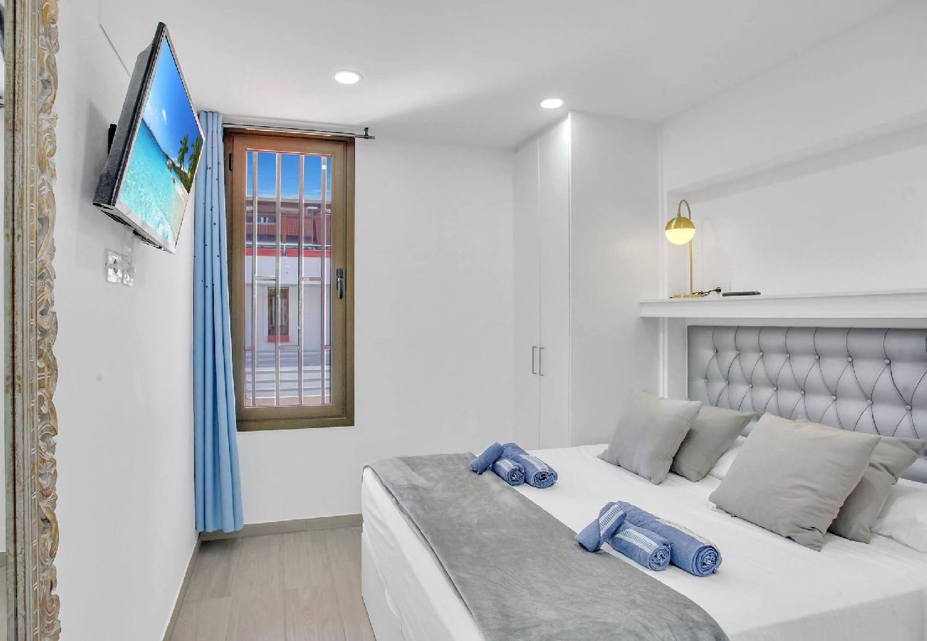 Appartement à Playa de Las Americas - Charming Las Americas, Terrace, Fiber, Pool 