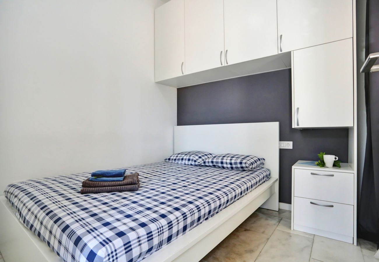 Appartement à Acantilados de Los Gigantes - The Stone Apartment, Los Gigantes, Heated Pool