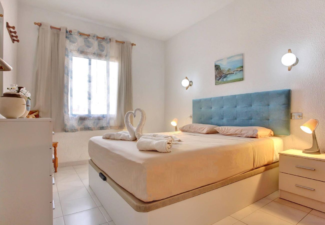 Appartement à Los Cristianos - The Atlantic Holidays, 170 m. From The Sea 