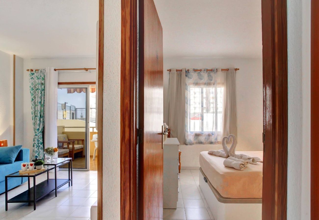 Appartement à Los Cristianos - The Atlantic Holidays, 170 m. From The Sea 