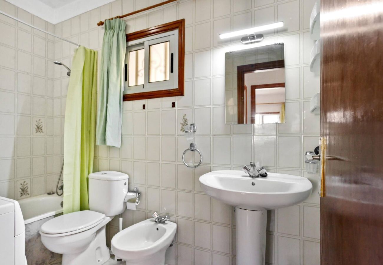 Appartement à Los Cristianos - The Atlantic Holidays, 170 m. From The Sea 