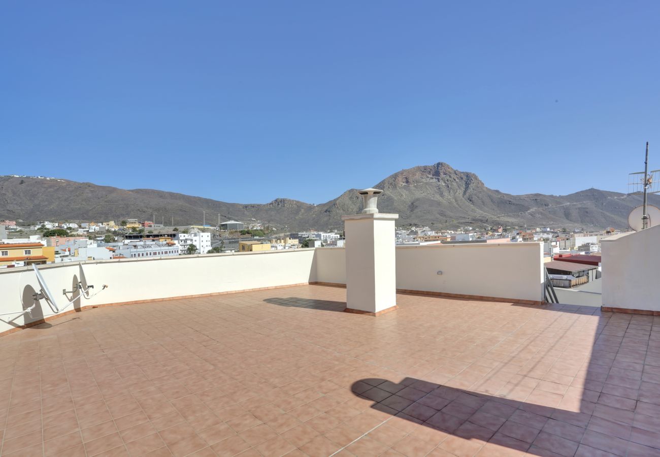 Appartement à Arona - San Lorenzo Apt, 2Huge Terraces Whit View, Parking