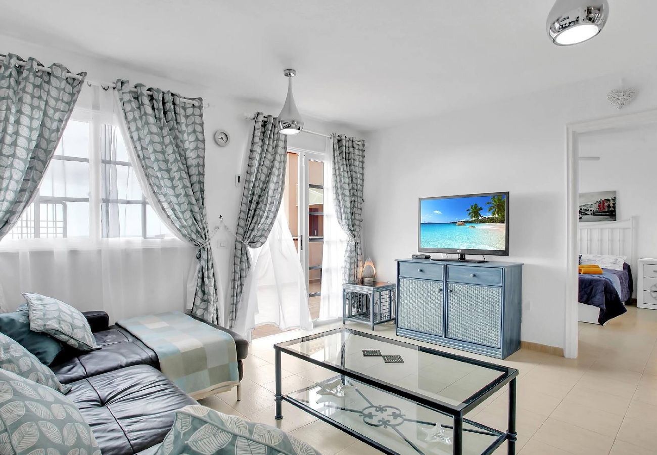 Appartamento a Los Cristianos - Stunning View Penthouse, Big Terrace, Heated Pool 