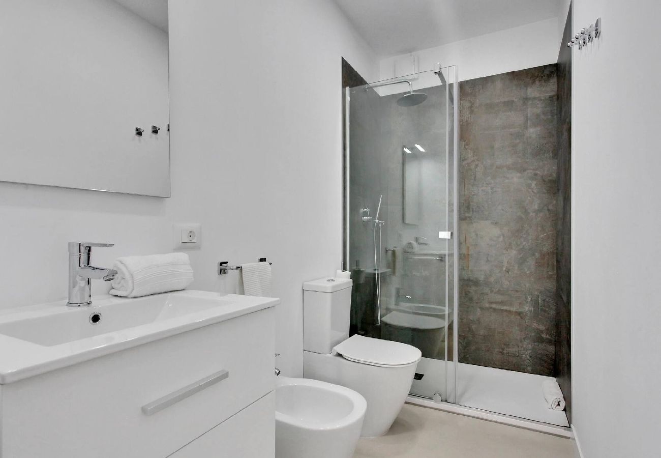 Appartamento a Arona - Casa Marinita, Penthouse By The Sea 