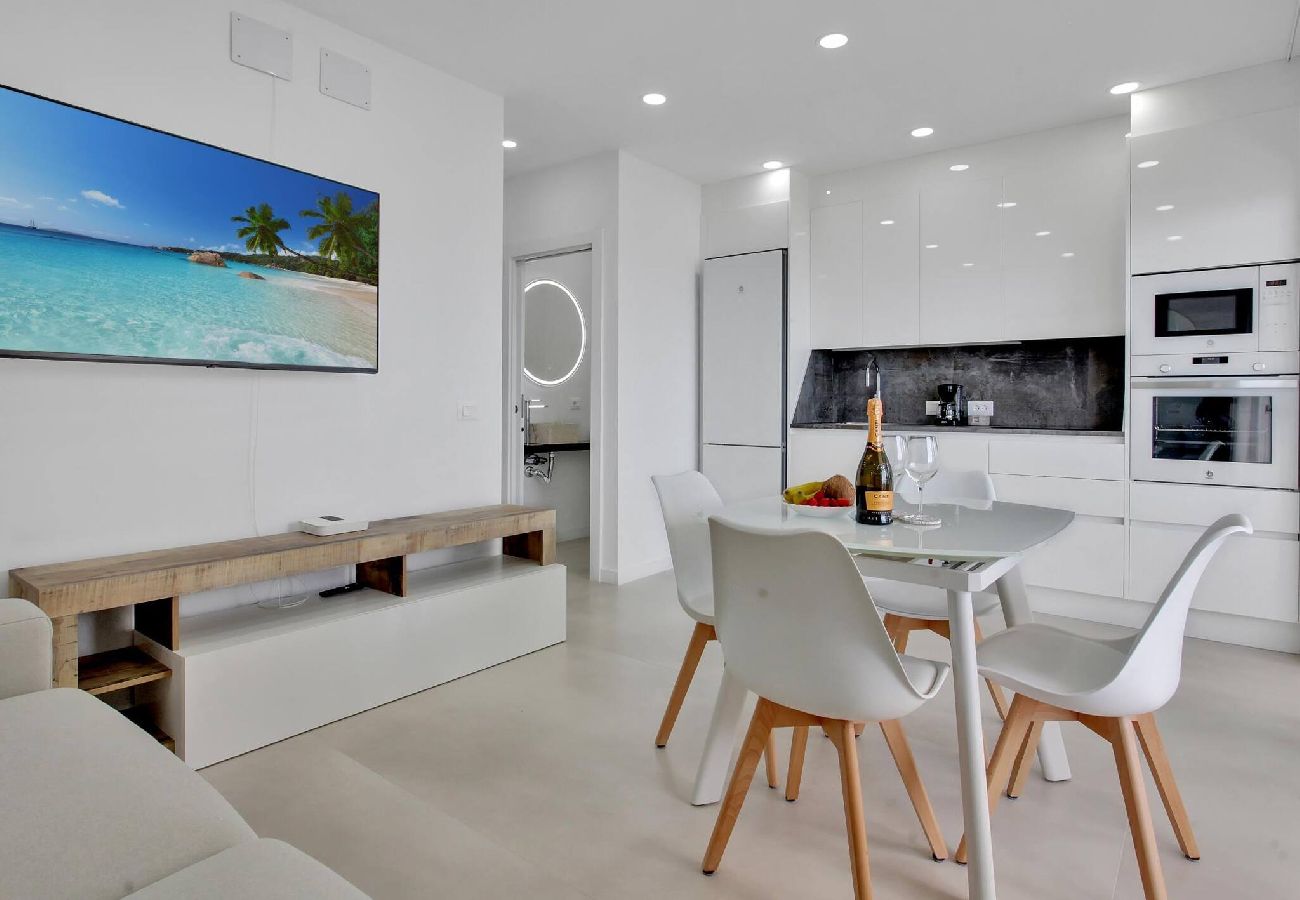 Appartamento a Arona - Casa Marinita, Penthouse By The Sea 
