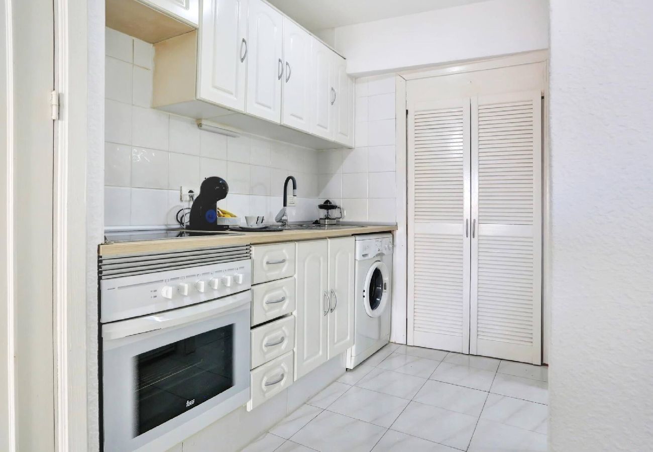 Studio a Los Cristianos - Relaxing Studio Los Cristianos,AirCon, Heated Pool 