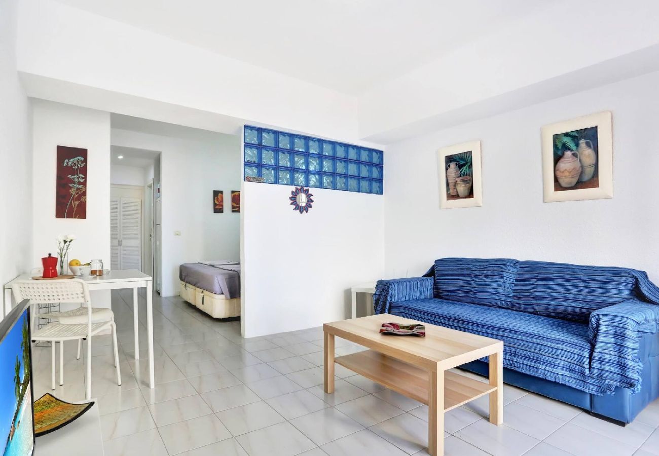 Studio a Los Cristianos - Relaxing Studio Los Cristianos,AirCon, Heated Pool 