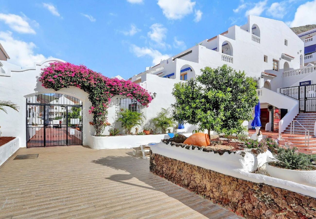 Studio a Los Cristianos - Relaxing Studio Los Cristianos,AirCon, Heated Pool 