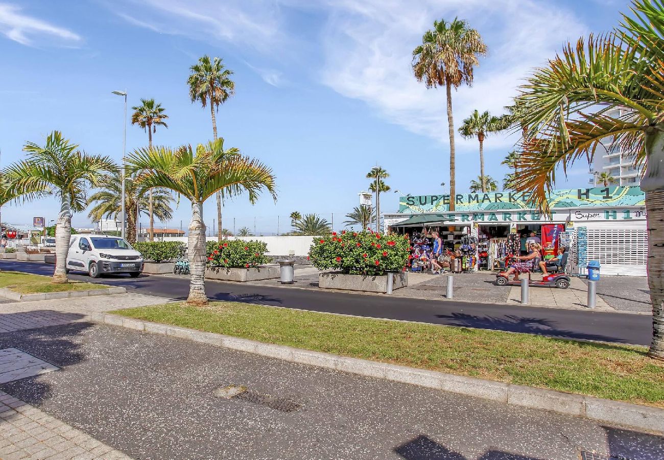 Studio a Playa de Las Americas - Wonderful Holidays, Ocean View, Close to the Beach 
