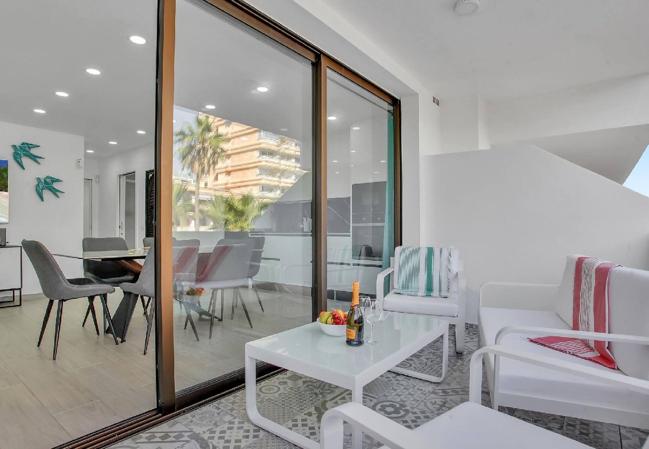 Appartamento a Playa de Las Americas - Charming Las Americas, Terrace, Fiber, Pool 